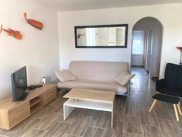 בית הארחה Sea Side 3*