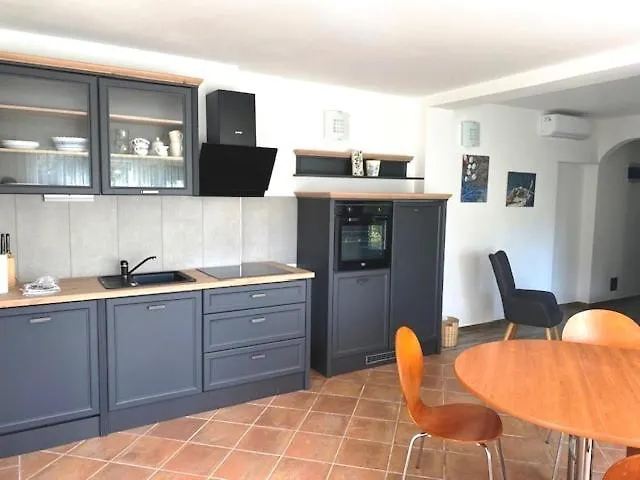 Sea Side Konukevi Punat